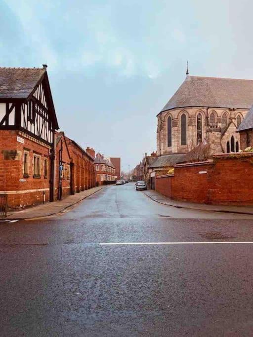 Luxury City Centre Townhouse - Sleeps 6 Chester Buitenkant foto