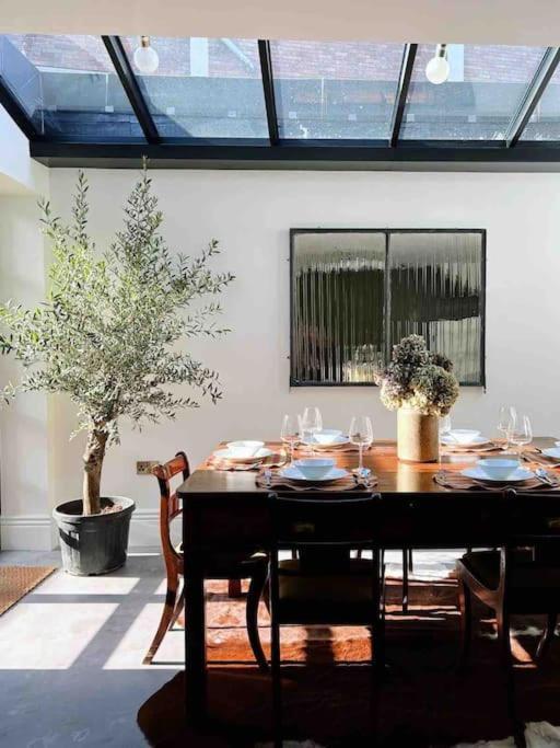 Luxury City Centre Townhouse - Sleeps 6 Chester Buitenkant foto