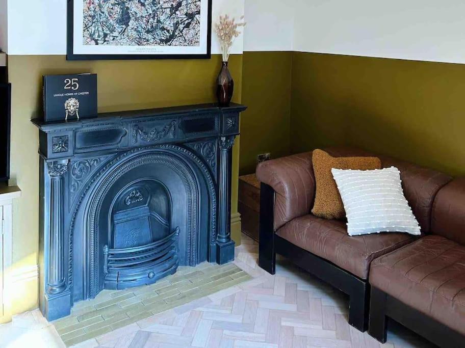 Luxury City Centre Townhouse - Sleeps 6 Chester Buitenkant foto