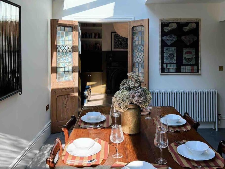 Luxury City Centre Townhouse - Sleeps 6 Chester Buitenkant foto