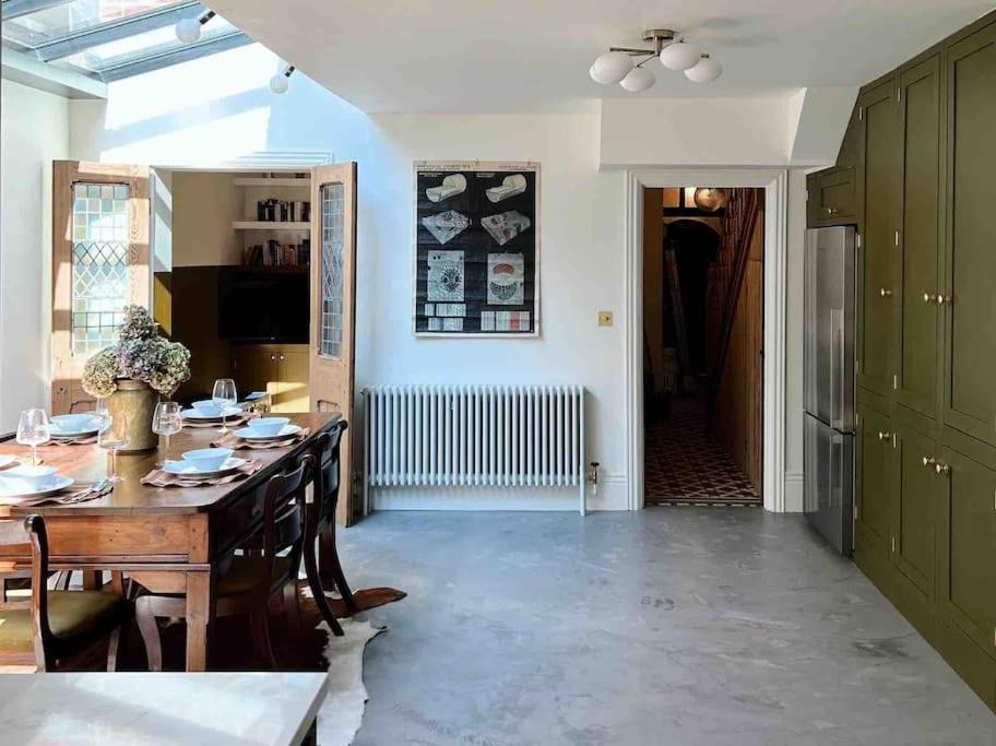 Luxury City Centre Townhouse - Sleeps 6 Chester Buitenkant foto