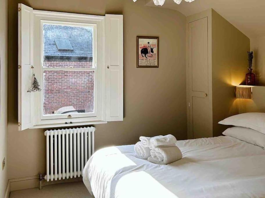 Luxury City Centre Townhouse - Sleeps 6 Chester Buitenkant foto