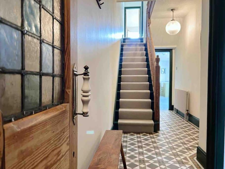 Luxury City Centre Townhouse - Sleeps 6 Chester Buitenkant foto